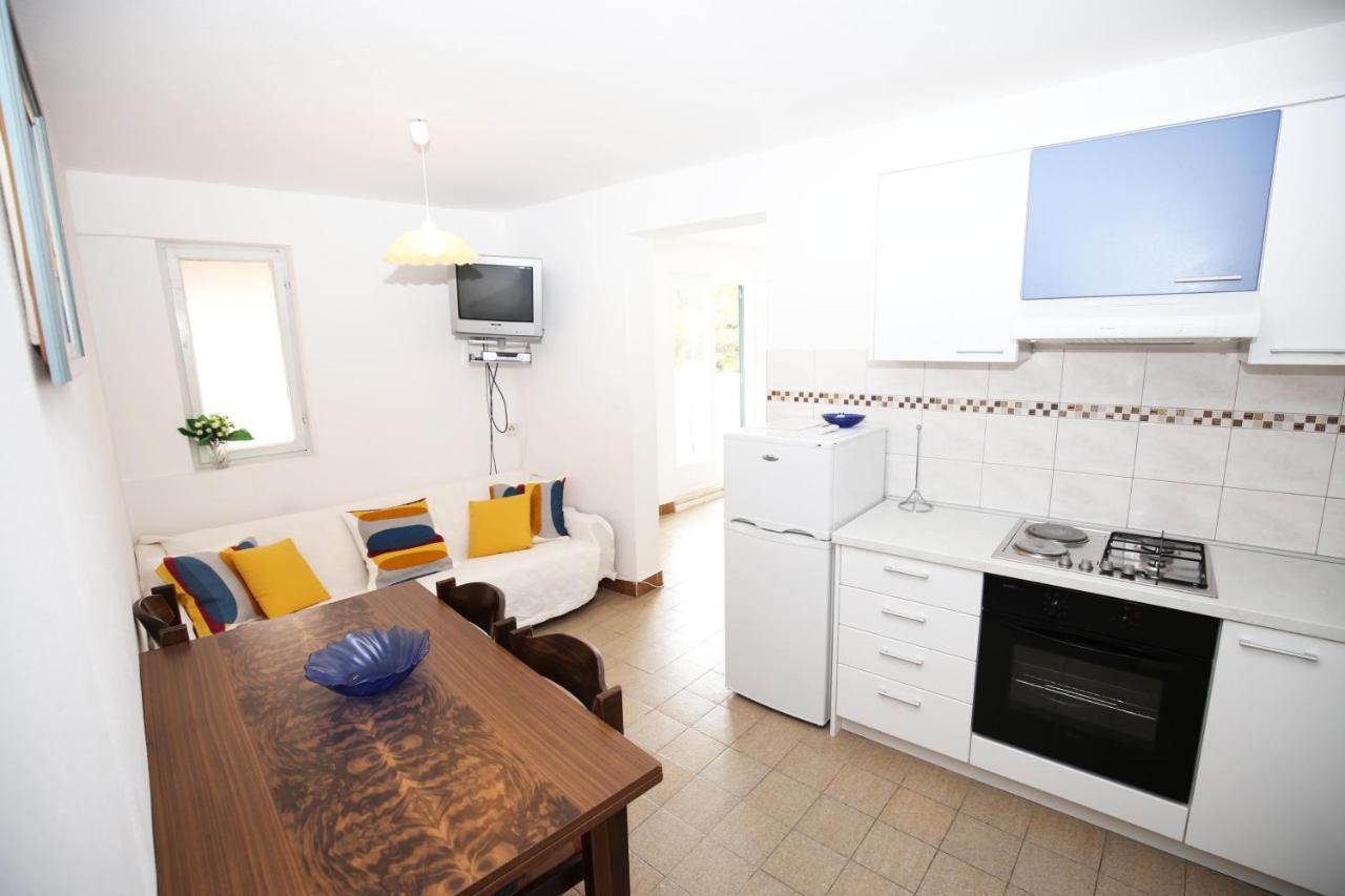 Apartments By The Sea Bol, Brac - 13413 Exteriör bild